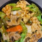 Best Chicken w. Garlic Sauce in Crowley, LA